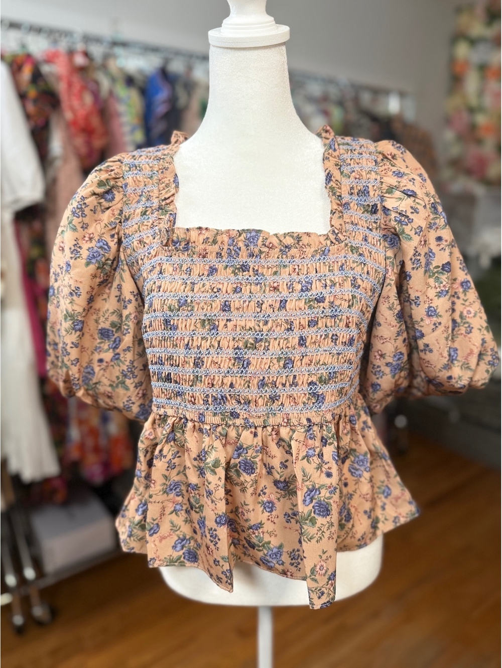 FREE THE ROSES- Peach Floral Smocked Puff Sleeve Peplum Top NWOT Medium